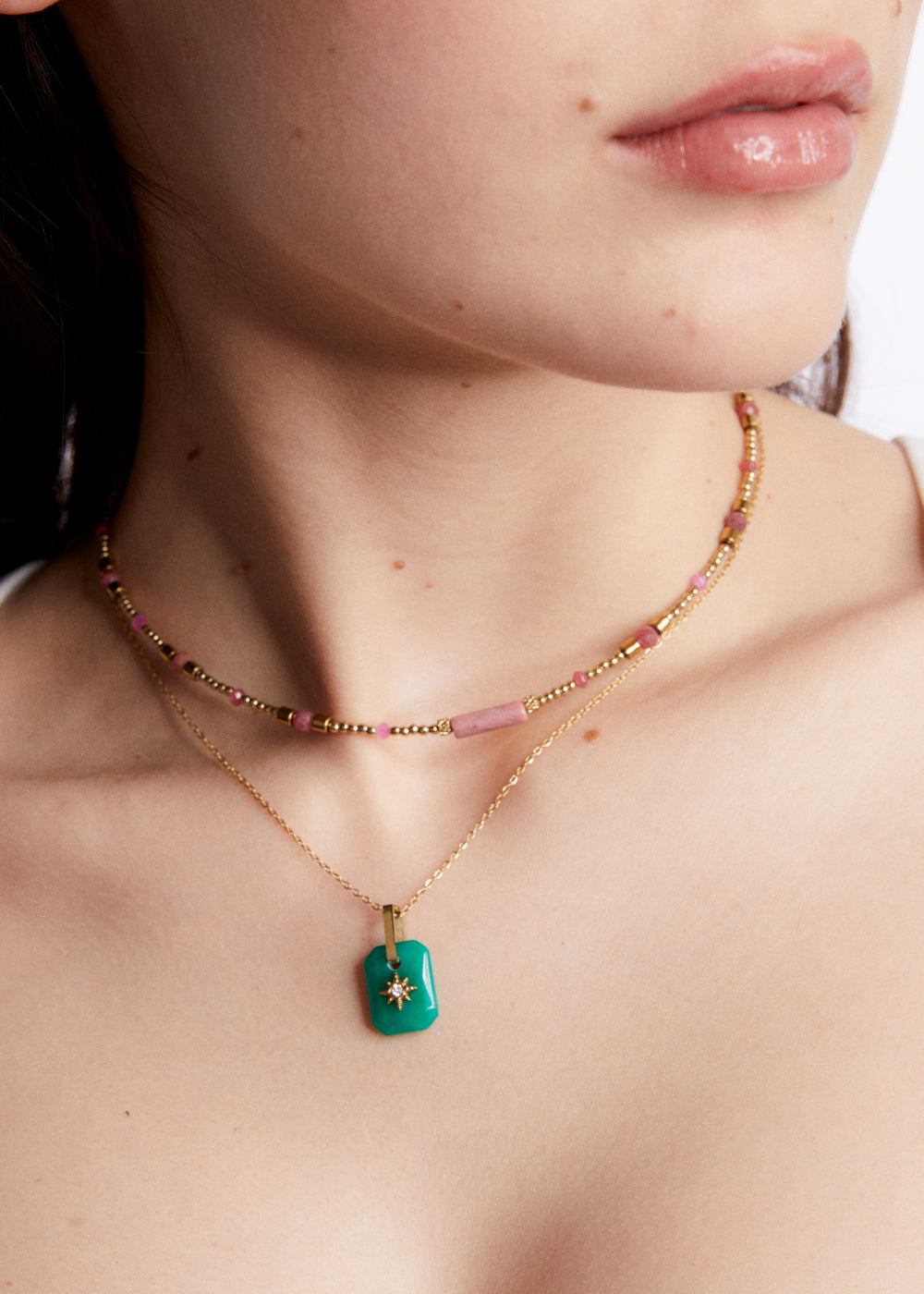 Nalí GOLD NECKLACE W/ GREEN STONE PENDANT