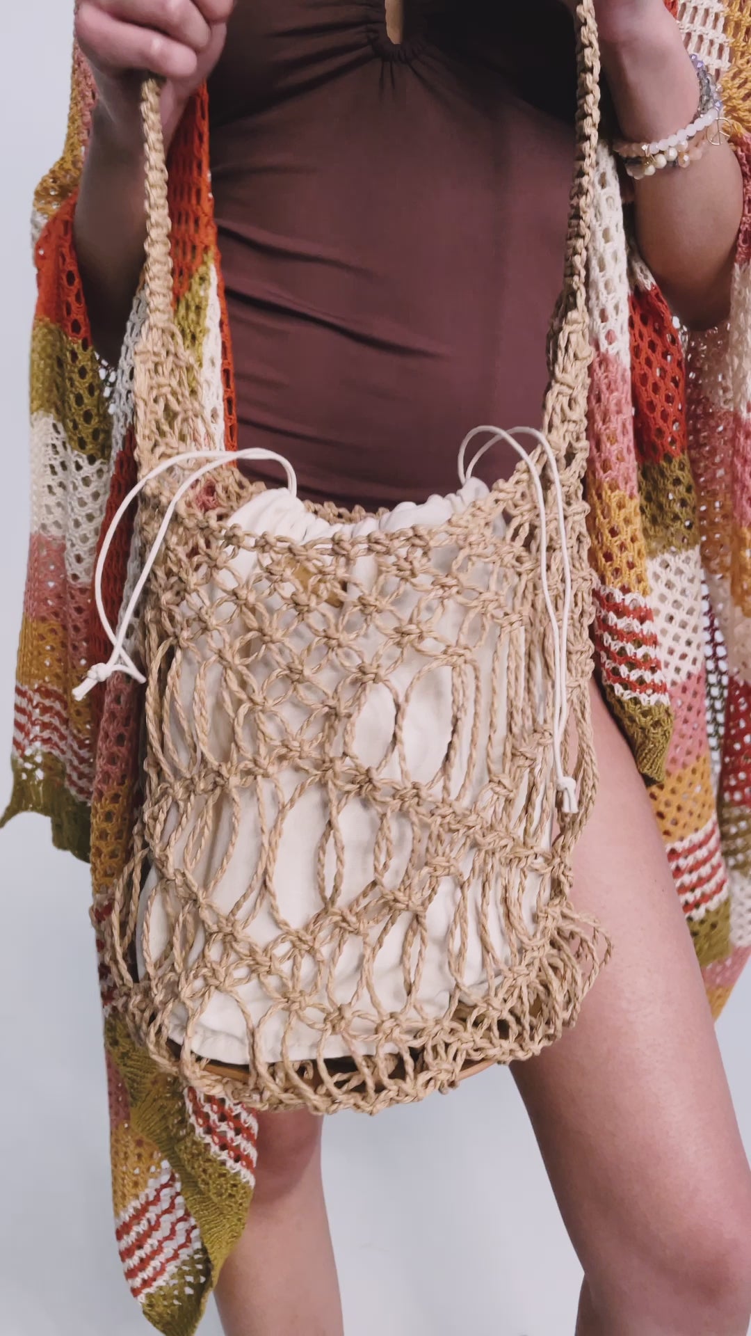 Nalí SYLVIA BUCKET BAG IN RAFFIA + COLORS