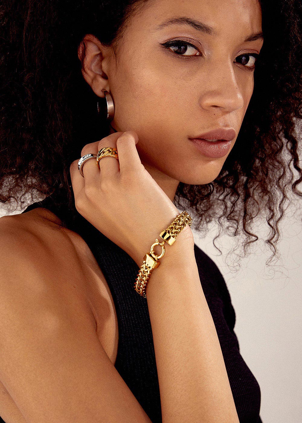 Nalí JULIETTE BRAIDED BRACELET IN GOLD STAINLESS STEEL