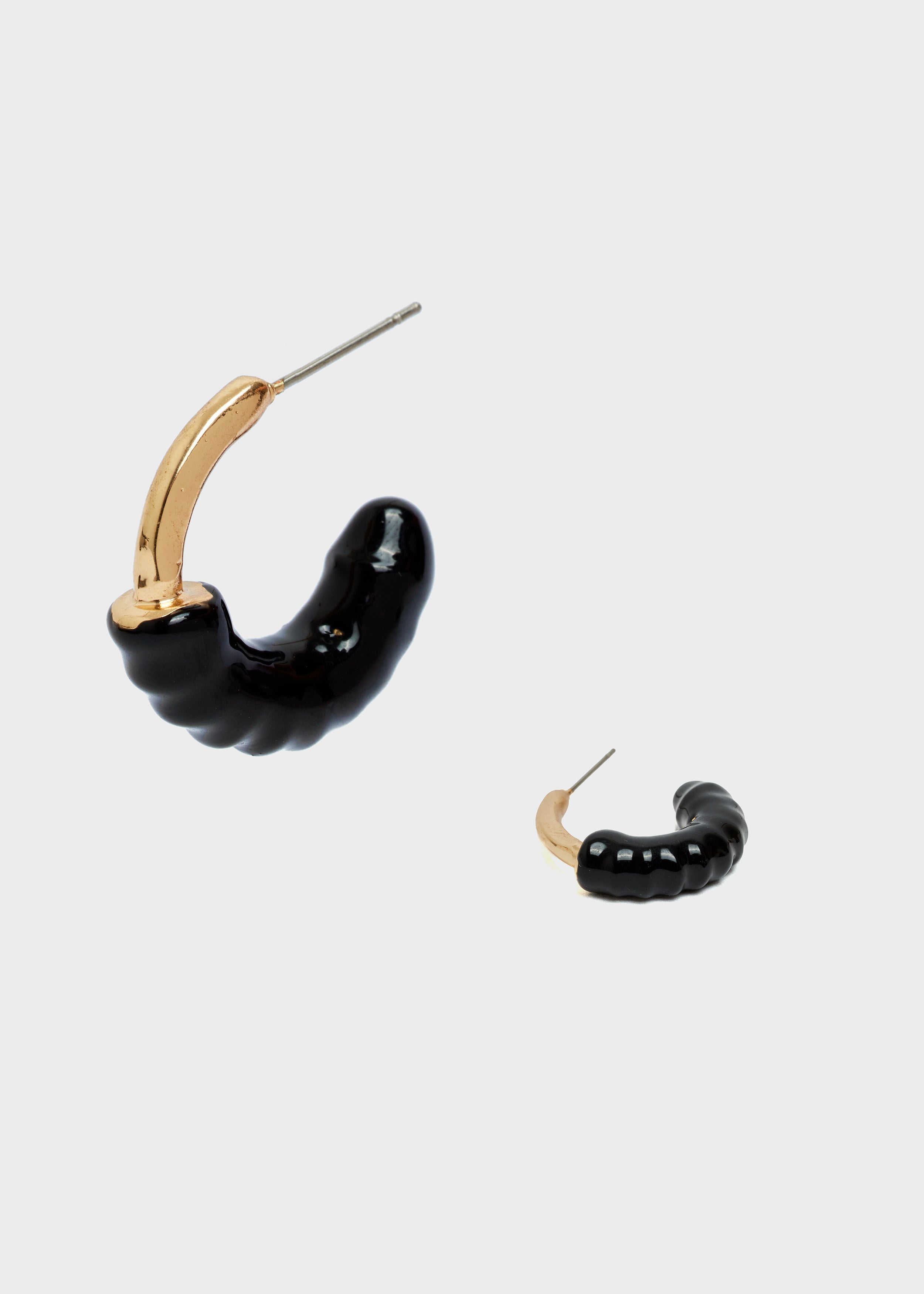 Nalí SHERI HOOP EARRINGS ENAMEL BLACK