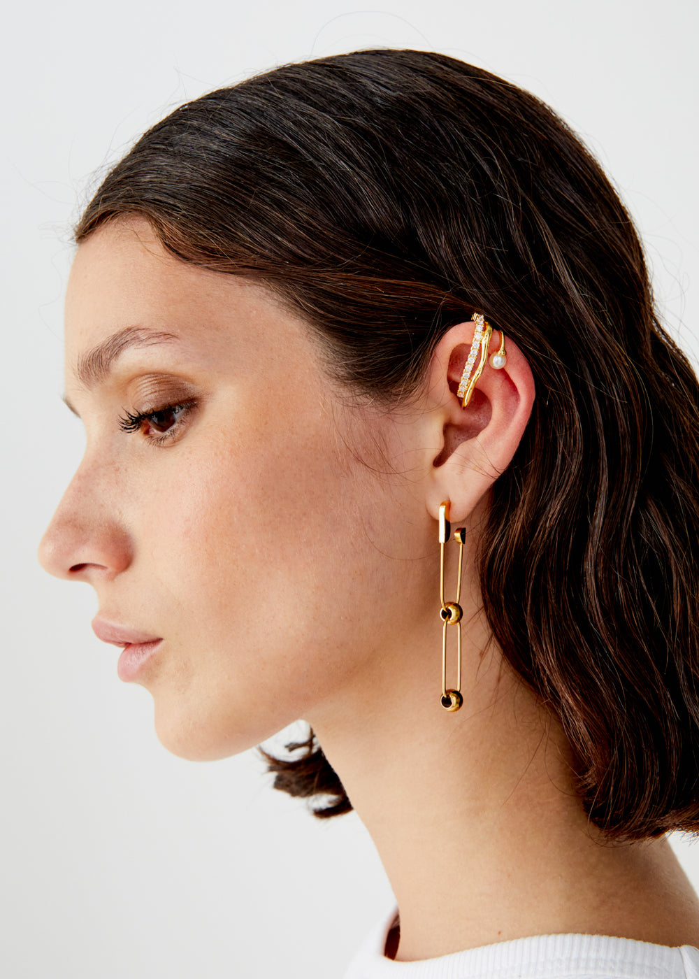 Nalí GOLD LONG EARRINGS W/ BROOCH STAIN. STEEL