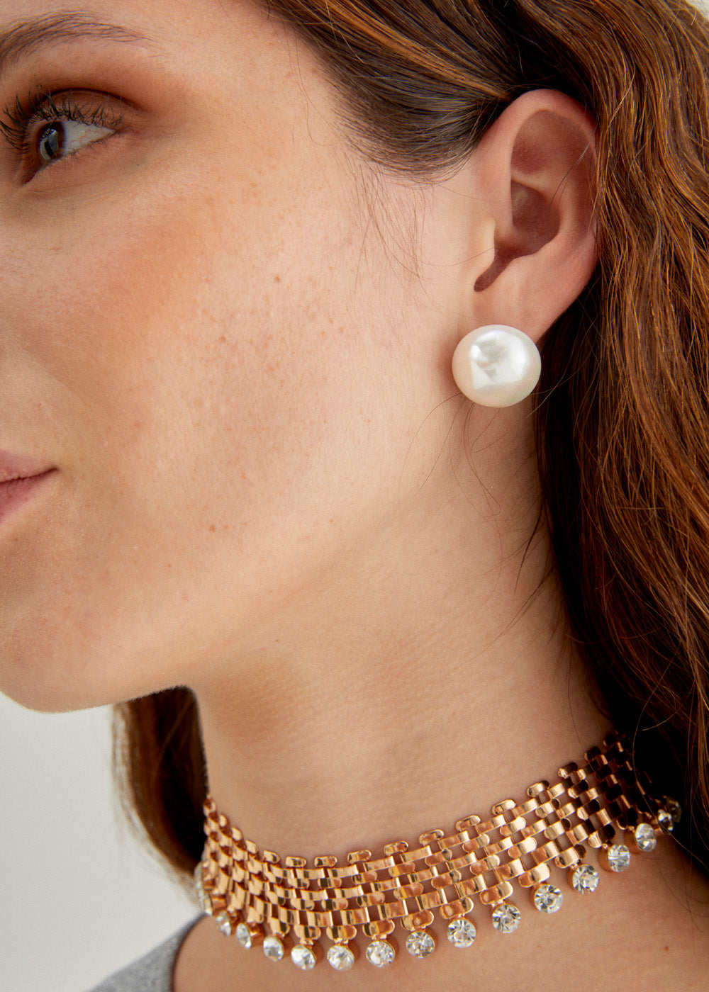 Nalí LOBE EARRINGS WHITE SPHERE